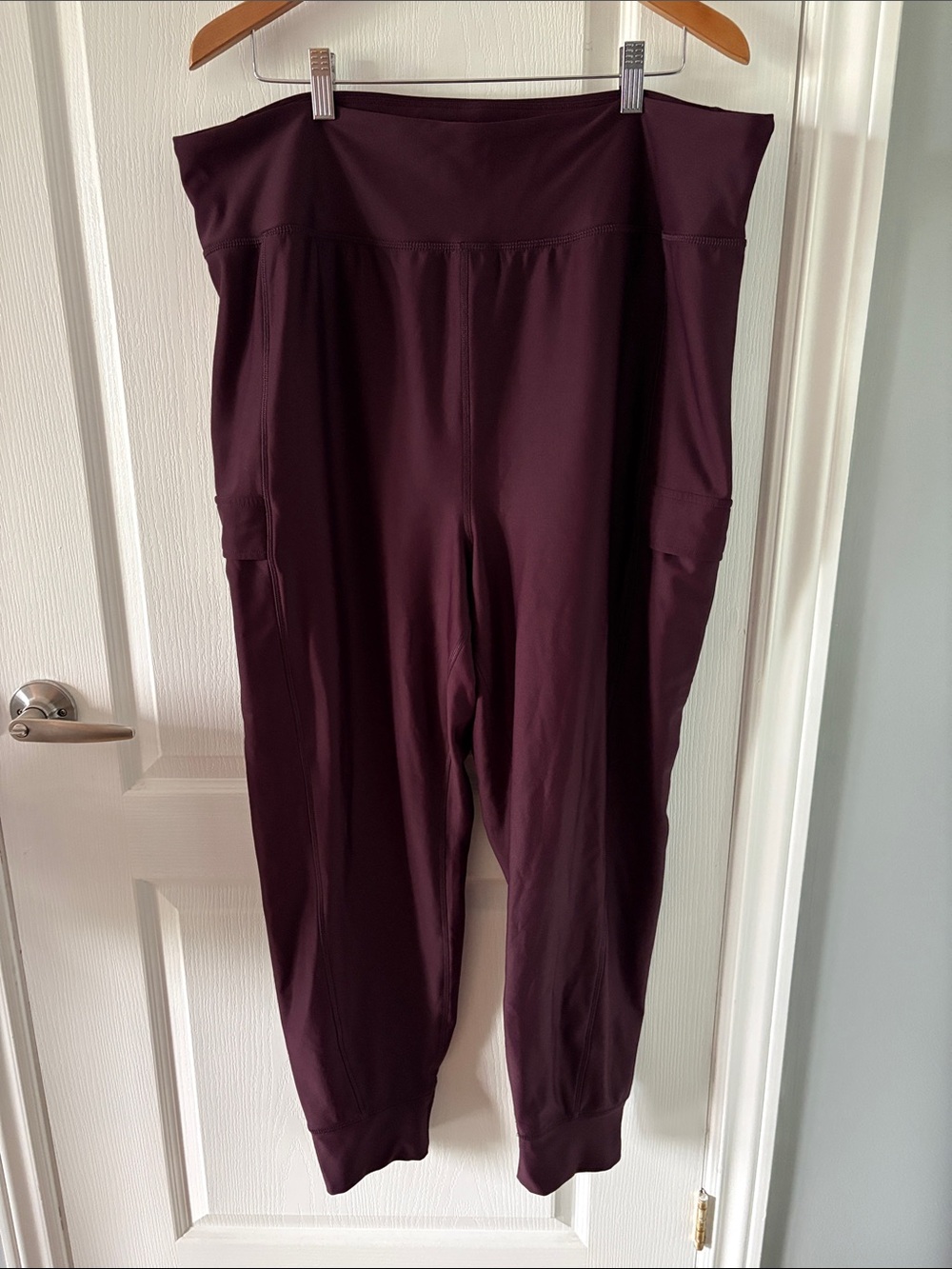 Old Navy Women's High-Rise fleece lined Jogger Pants in Deep Plum